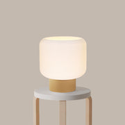 Modern Ribbed Table Lamp – Dimmable LED, Sculptural Design, Eco-Friendly